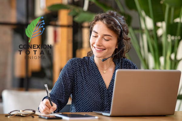 Personal de atención al cliente de Conexión Total dispuesto a resolver tus consultas